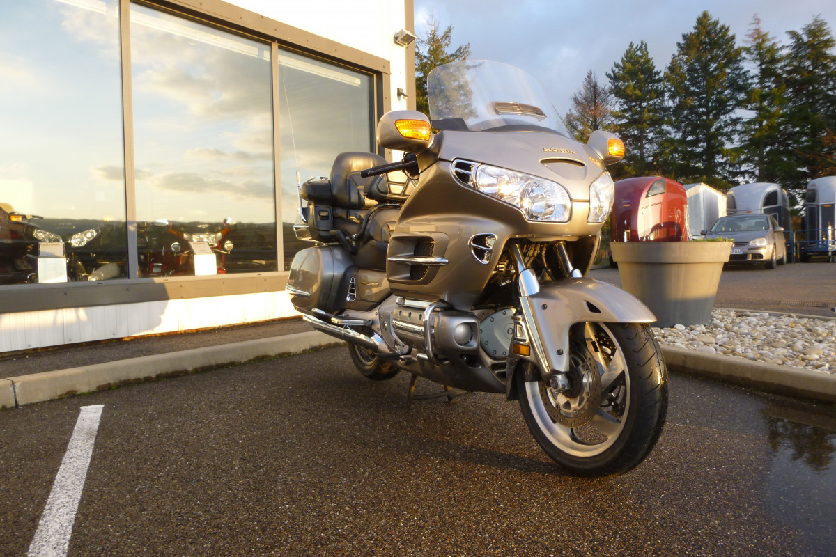 GOLDWING 1800