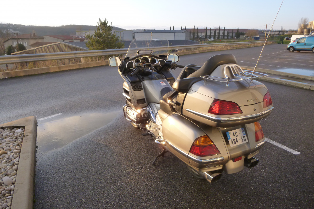 GOLDWING 1800