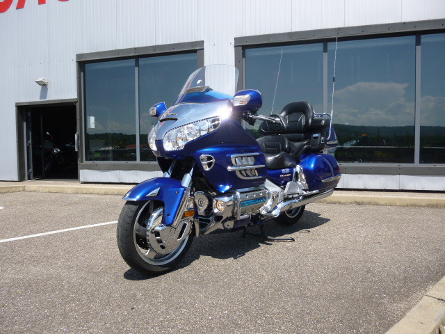 GOLDWING 1800 BLEU 01