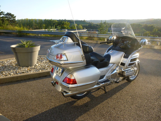GOLDWING 1800 06 GRISE