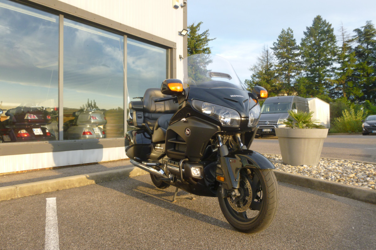 GOLDWING 1800 LUX AIRBAG GPS FULL BLACK 2014