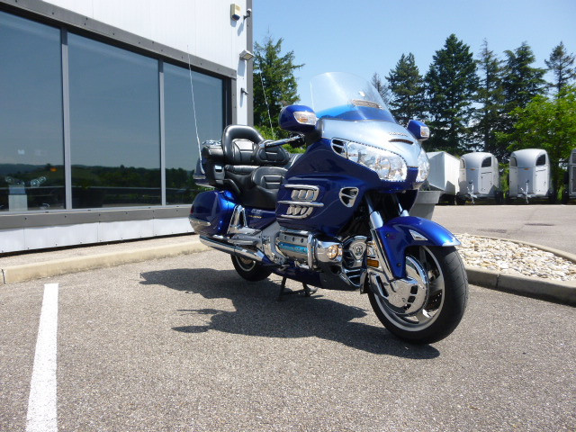 GOLDWING 1800 BLEU 01