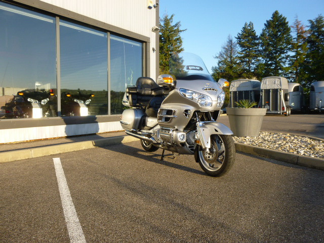 GOLDWING 1800 06 GRISE